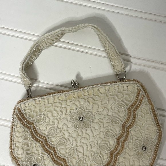 Vintage Elegant Cream Beaded Handbag - Picture 2 of 9